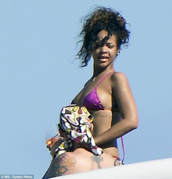 rihanna3